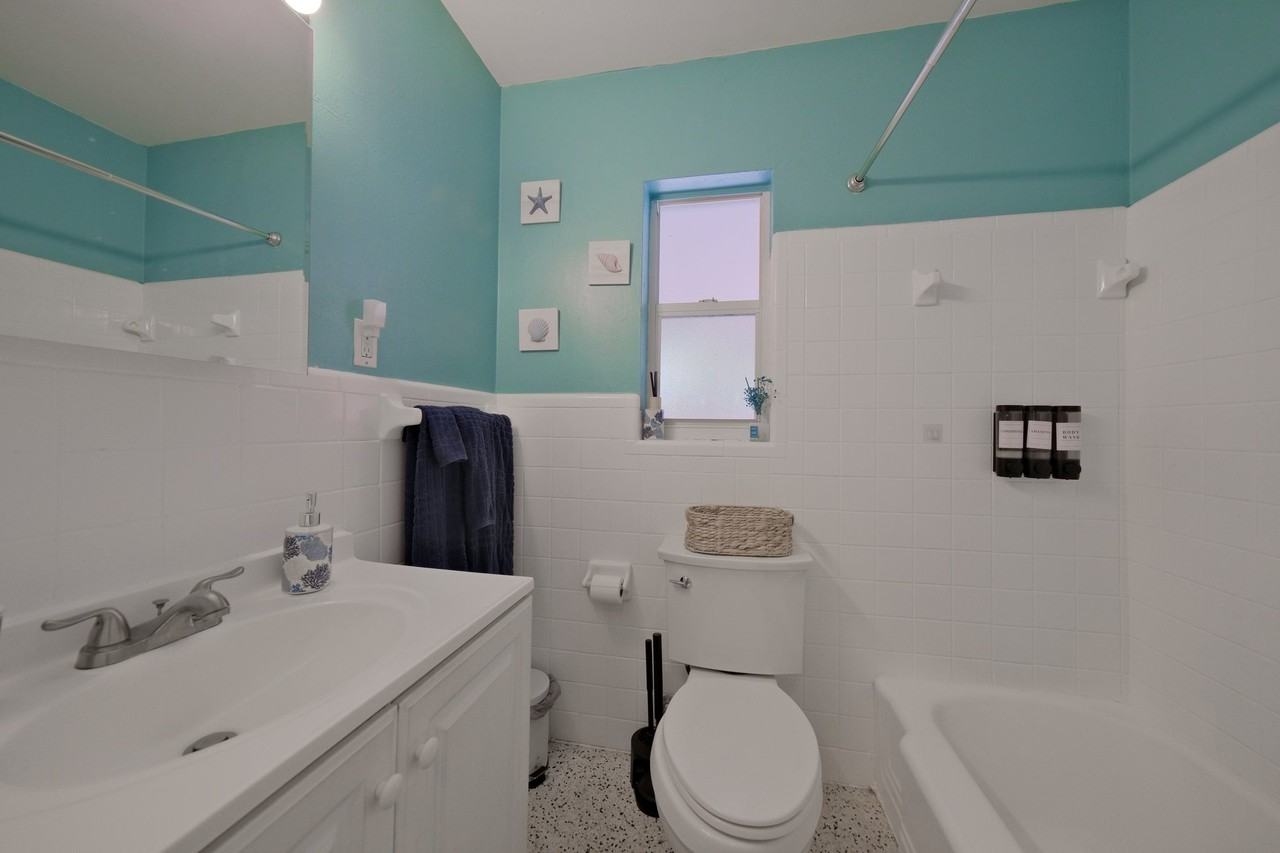 993 Gary St #B - Photo 7 of 15