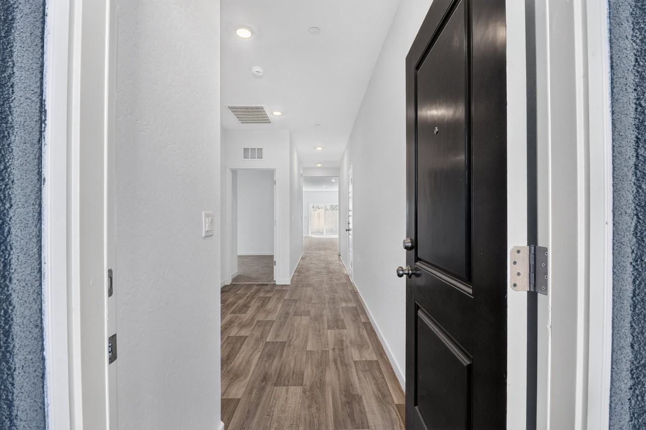 3338 N Contessa Ave - Photo 2 of 15