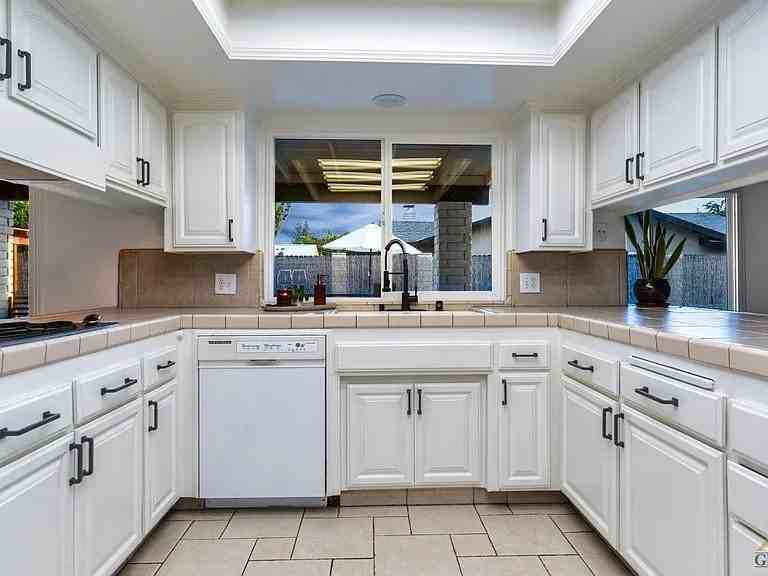 7413 Saddleback Dr - Photo 6 of 12