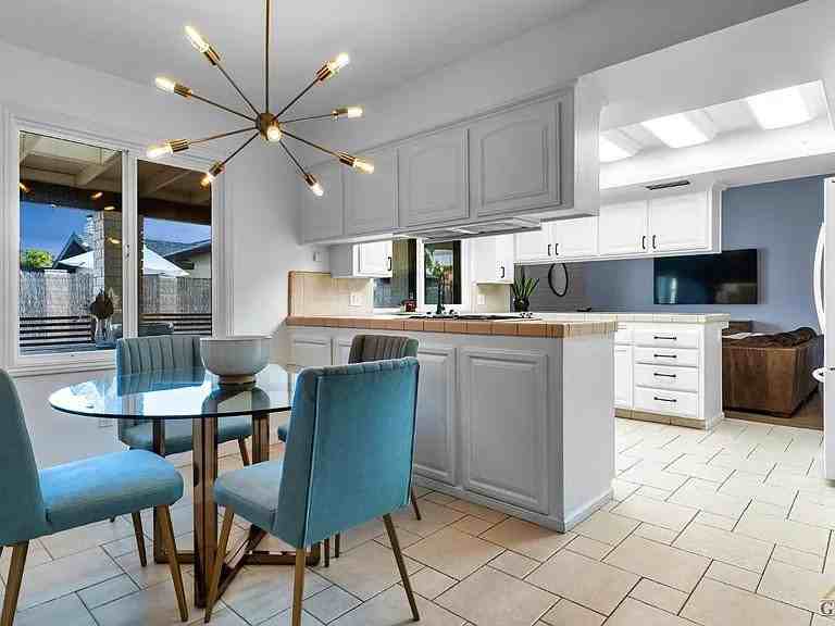 7413 Saddleback Dr - Photo 7 of 12