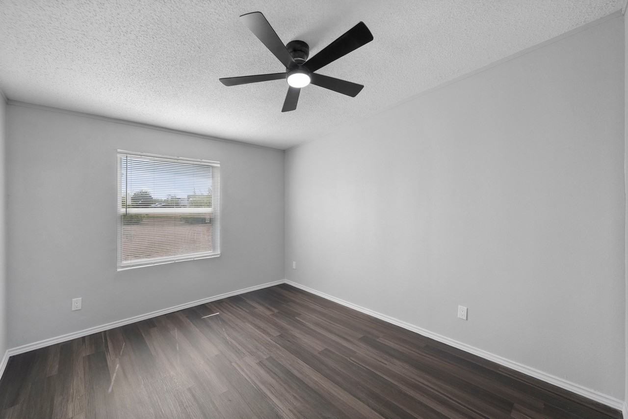 377 Nw Country Rd - Photo 5 of 11