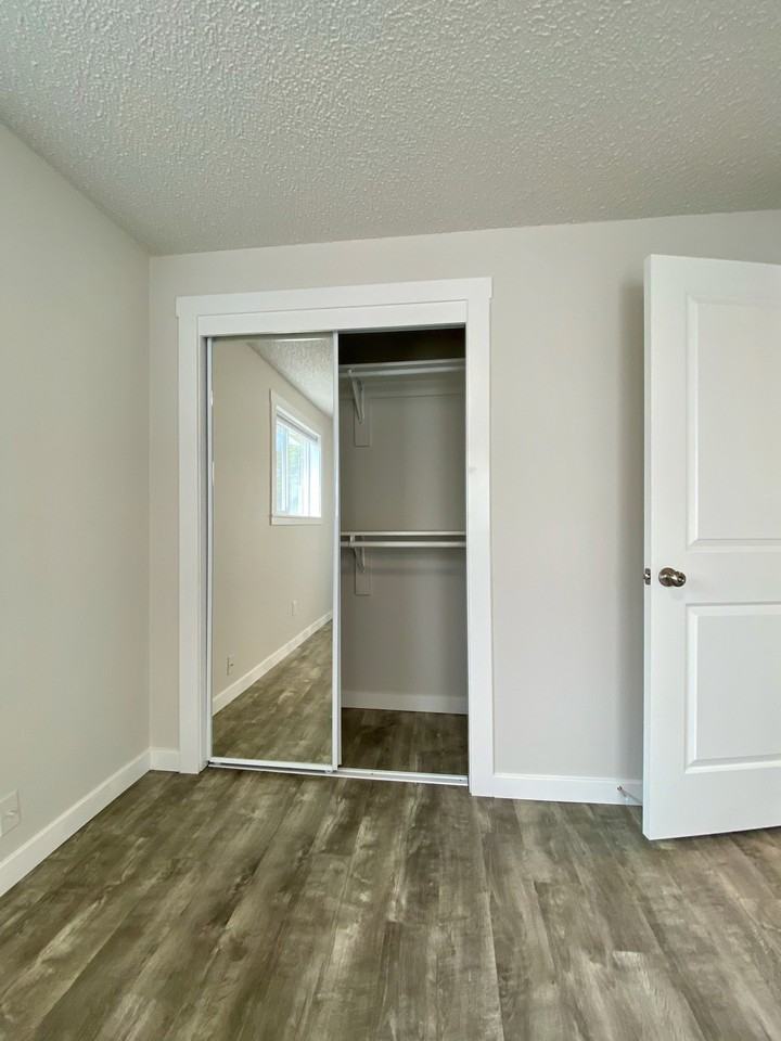 1033 Juneau St #1033 - Photo 7 of 14
