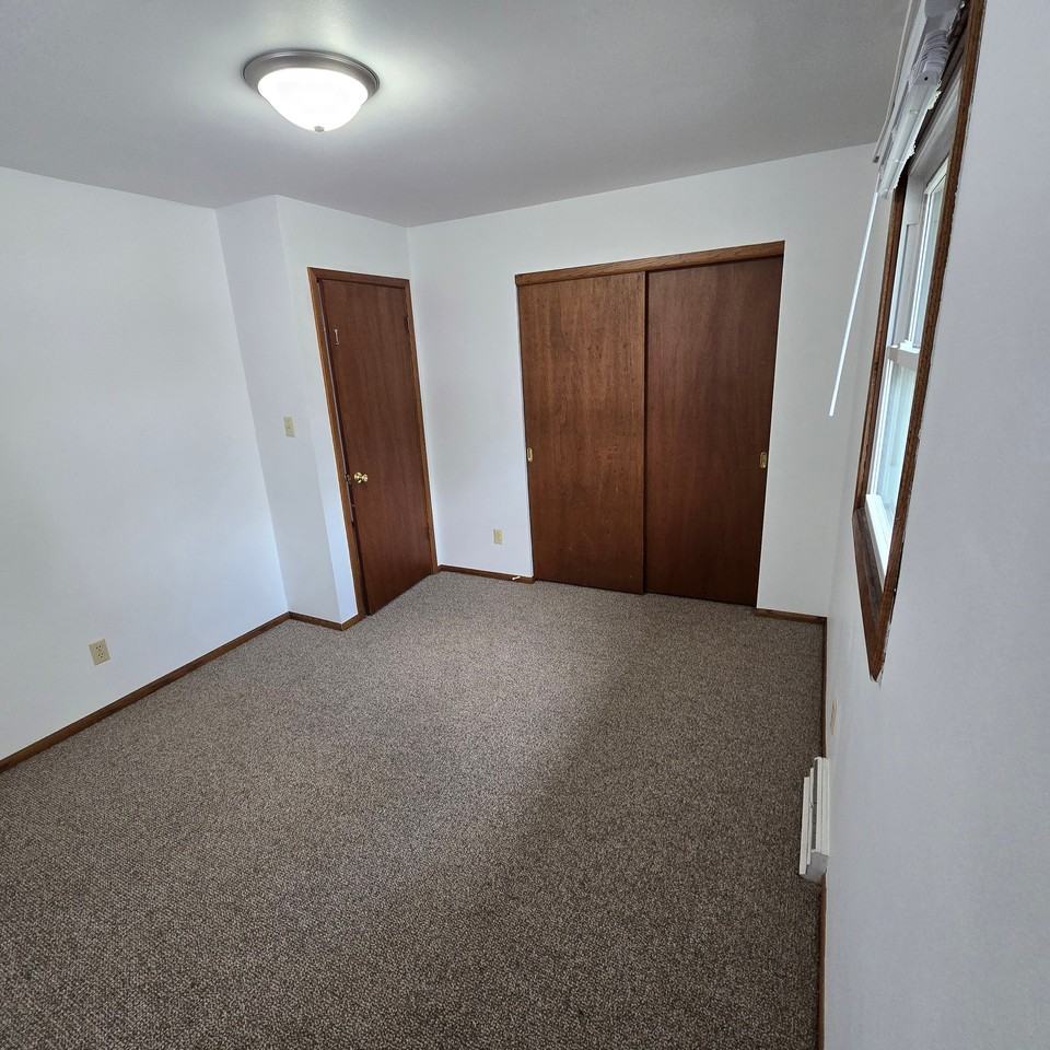 1062 Perry St #4 - Photo 6 of 8