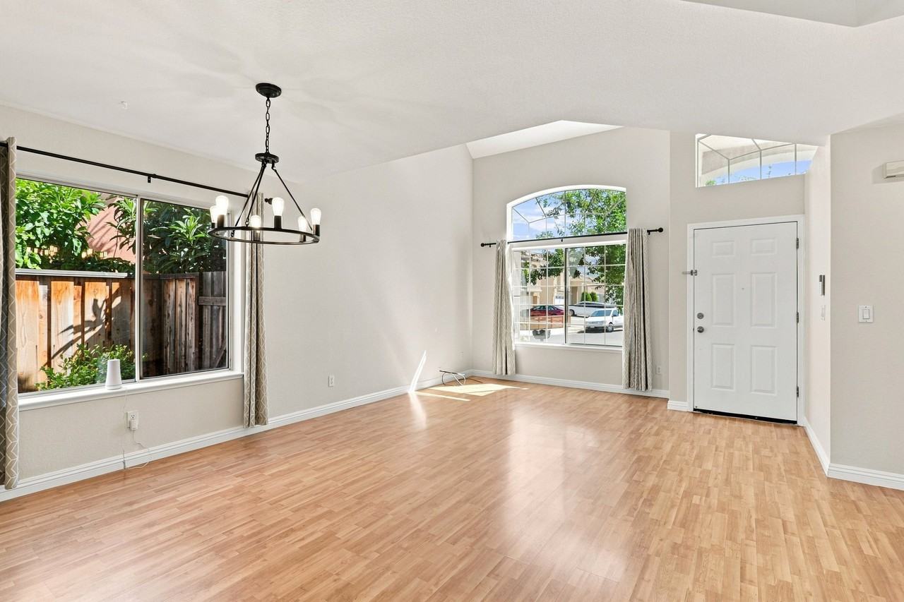 2693 Mission Greens Dr - Photo 4 of 20