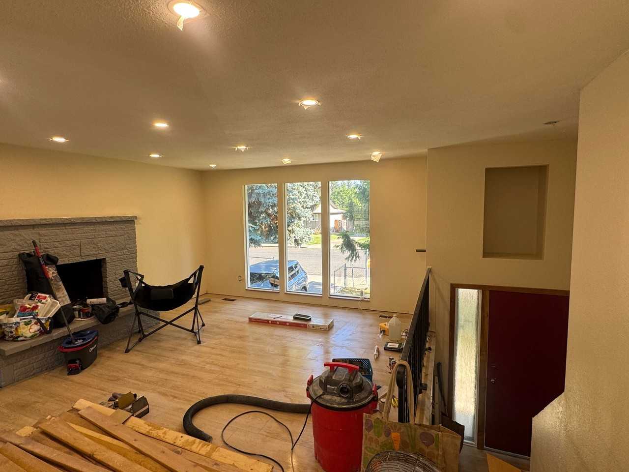 3217 E 33rd Ave - Photo 3 of 7