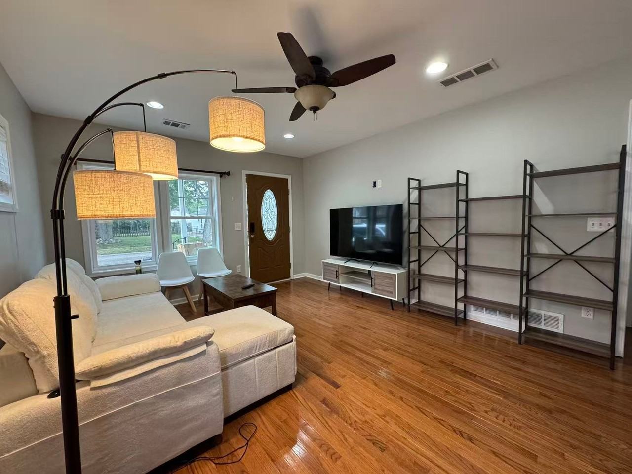 23448 Hoover Ave - Photo 2 of 4