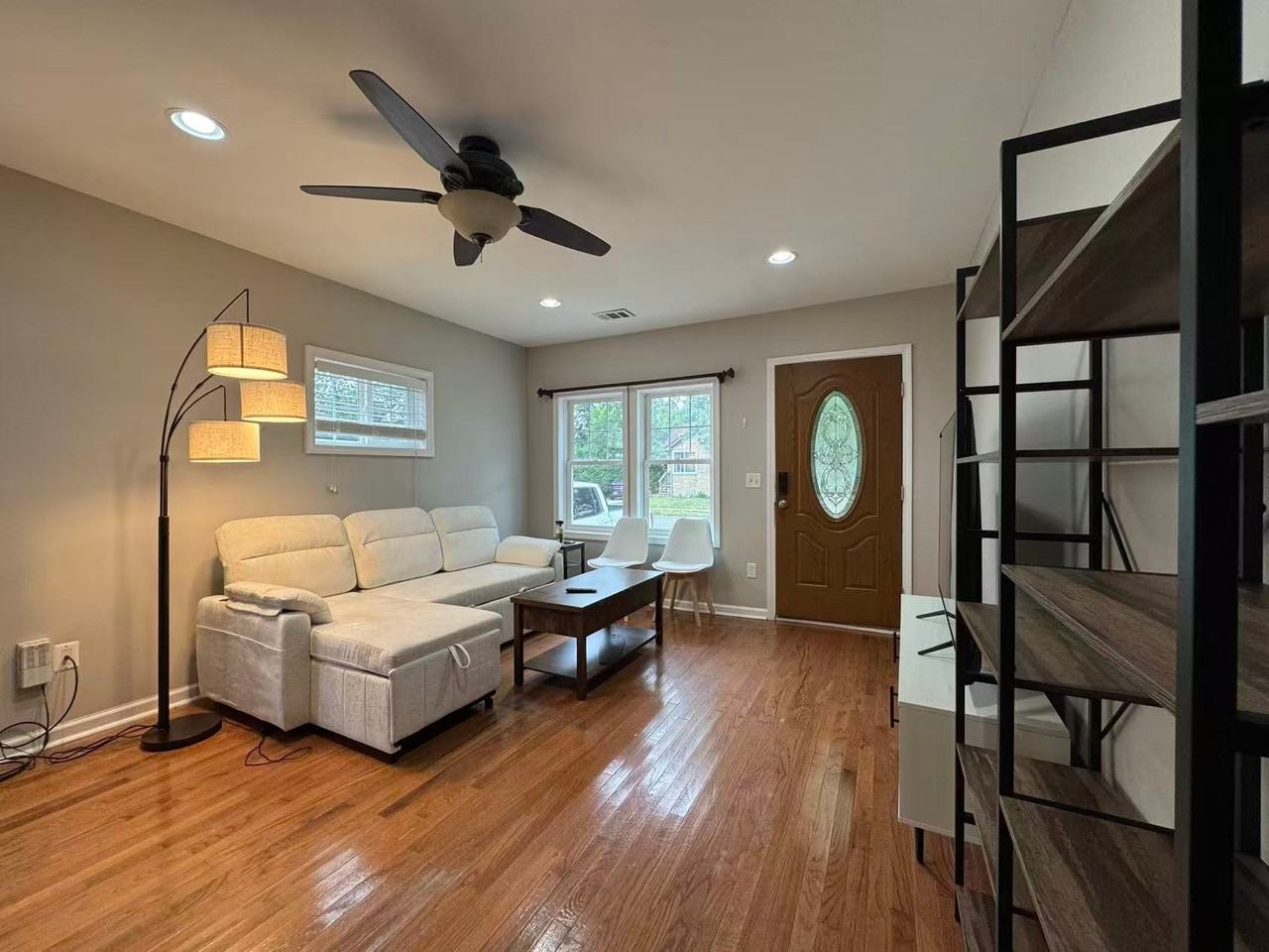 23448 Hoover Ave - Photo 3 of 4