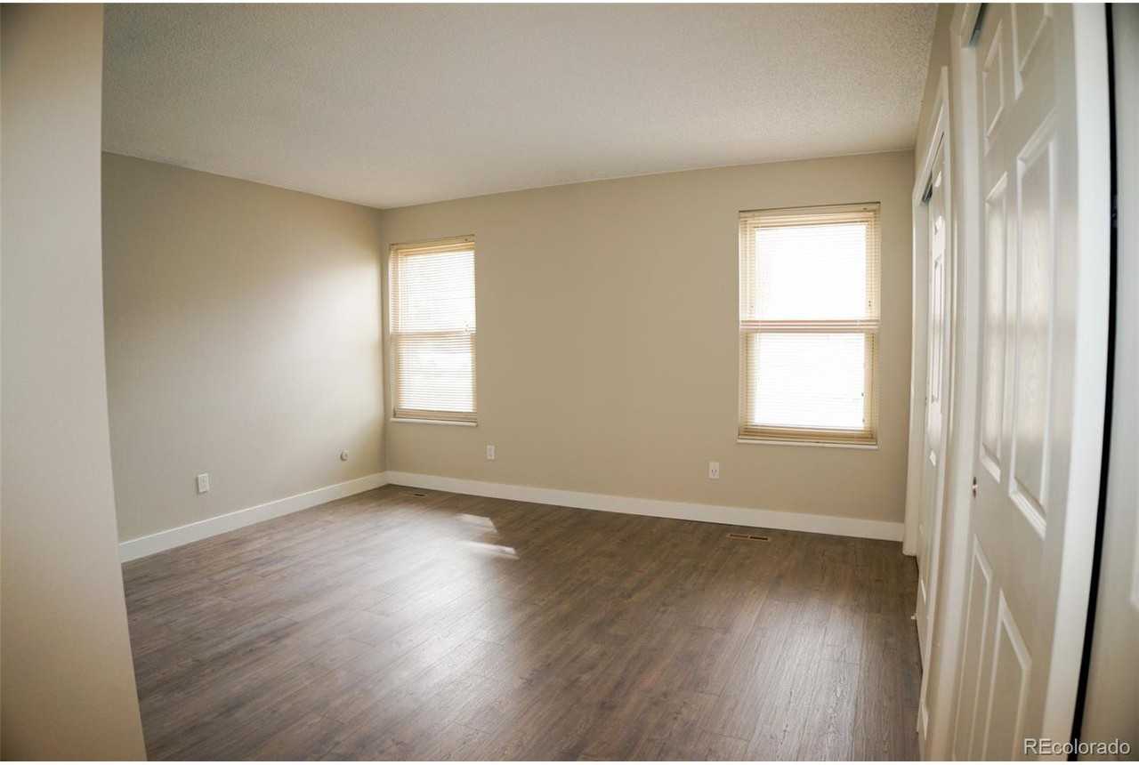14517 E 12th Ave - Photo 4 of 18