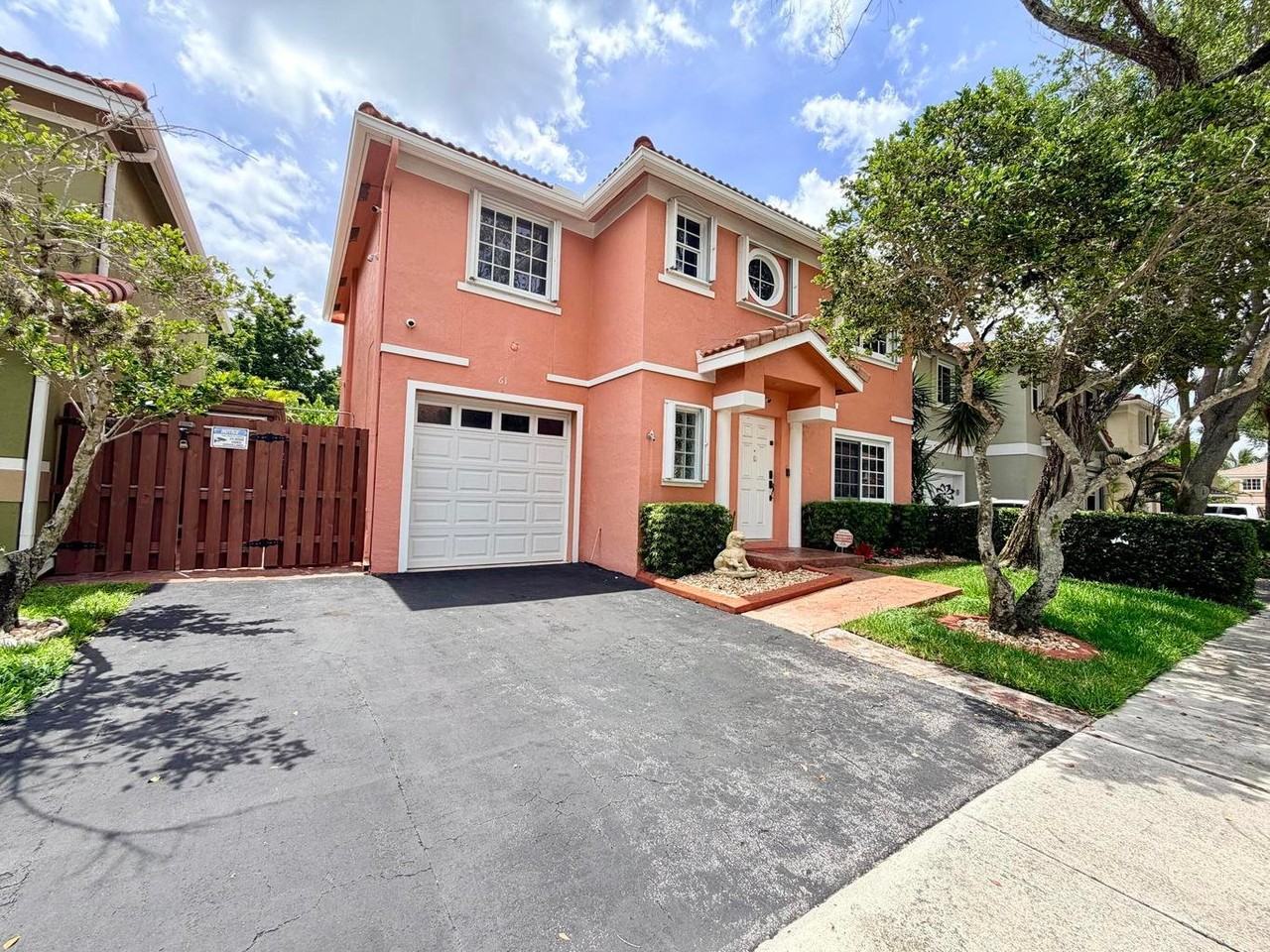 61 Nw 110th Ave - Photo 2 of 8