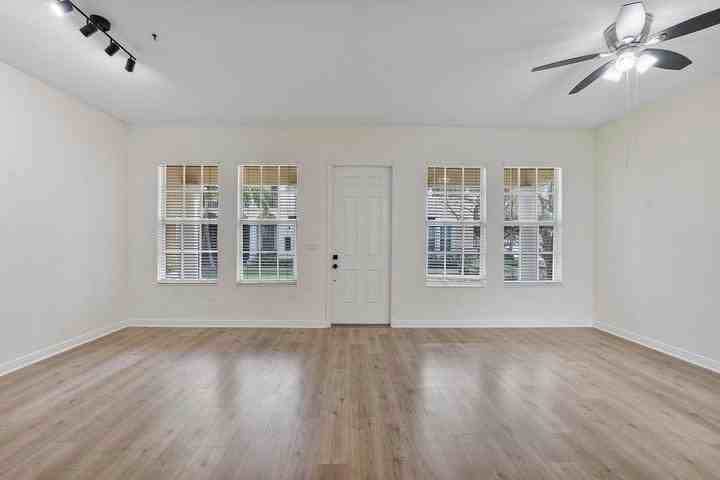 8332 Nw 7th Ct - Photo 4 of 8