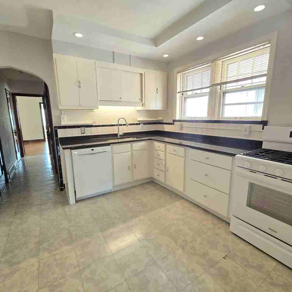 3529 Lawn Ave #3529 - Photo 3 of 17