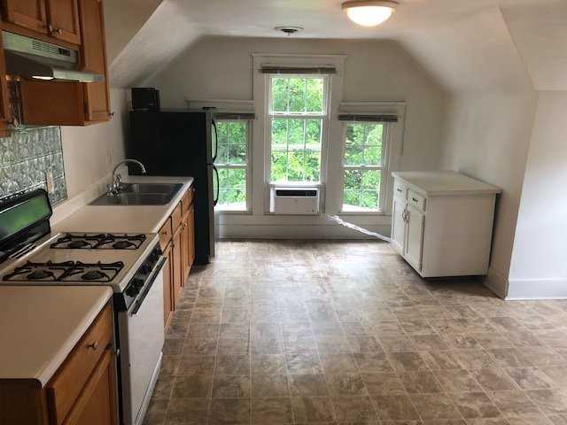 W 7th St #3rdFL - Photo 2 of 19