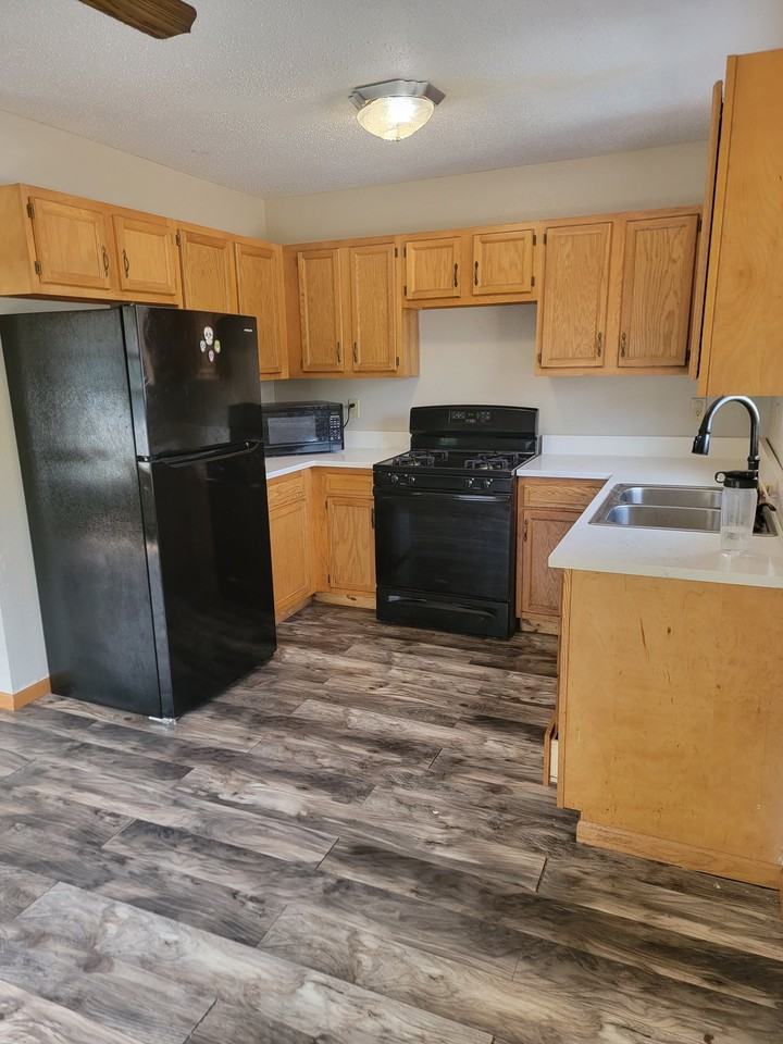 1113 2nd Ave #4 - Photo 5 of 17