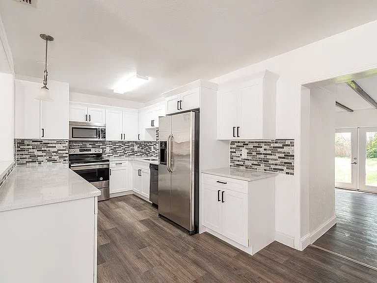 1710 W Ferris Ave - Photo 3 of 10