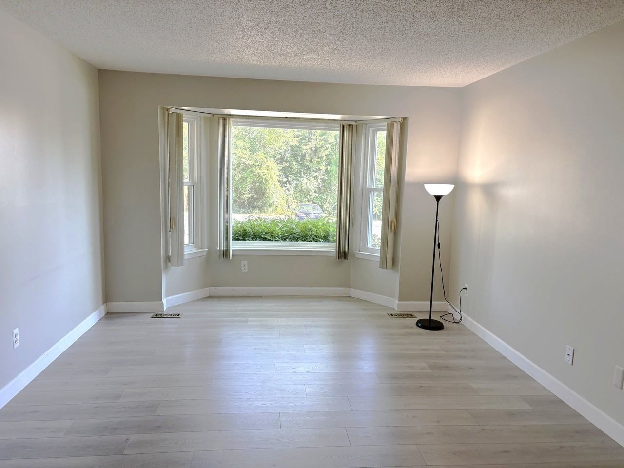 44850 Bayview Dr #22 - Photo 3 of 17