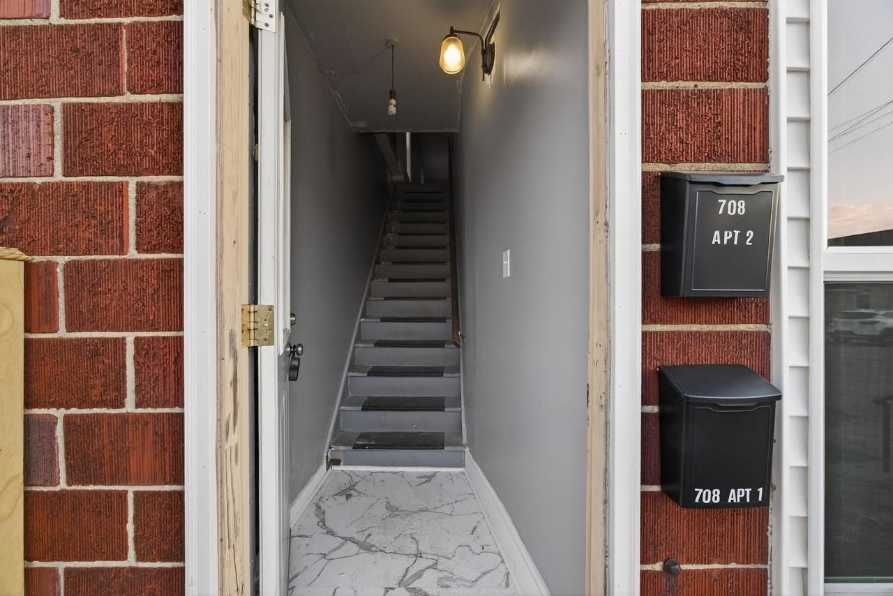 708 15th St #2 - Photo 5 of 16