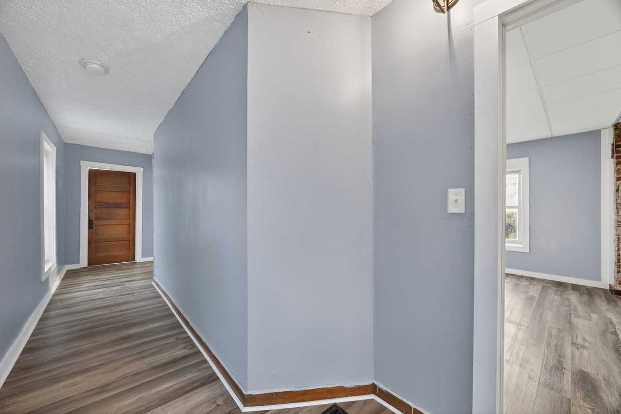 708 15th St #2 - Photo 6 of 16