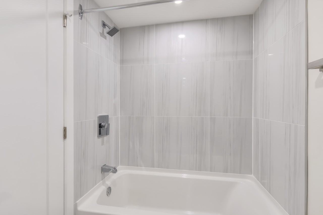 3 1/2 Grand et Luxueux, Laval 1325$ - Photo 4 of 13