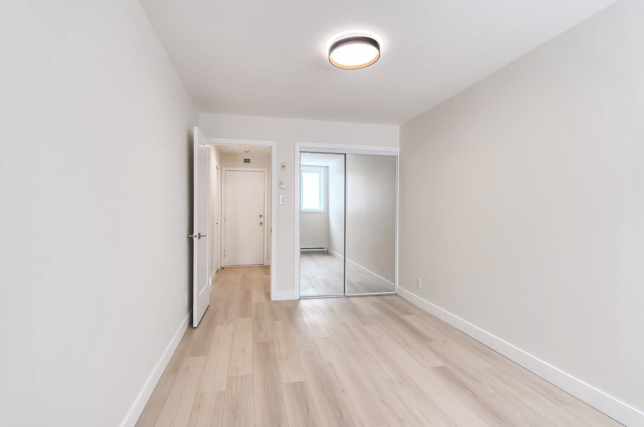3 1/2 Grand et Luxueux, Laval 1325$ - Photo 7 of 13