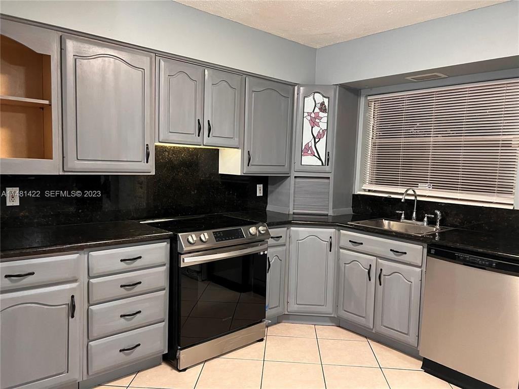 165 Southeast 4th Avenue - Photo 2 of 6