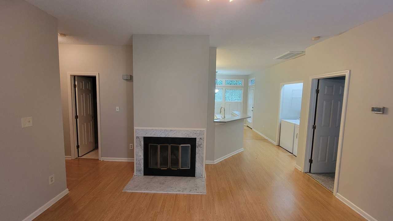 328 Glencoe Dr - Photo 6 of 30