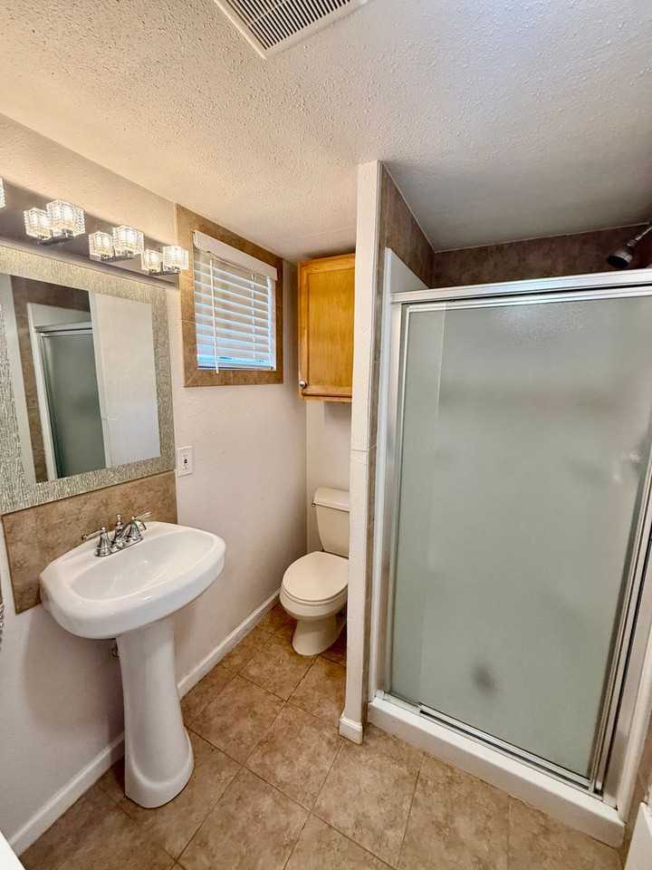 1342 Washington Ave #1342 - Photo 5 of 21