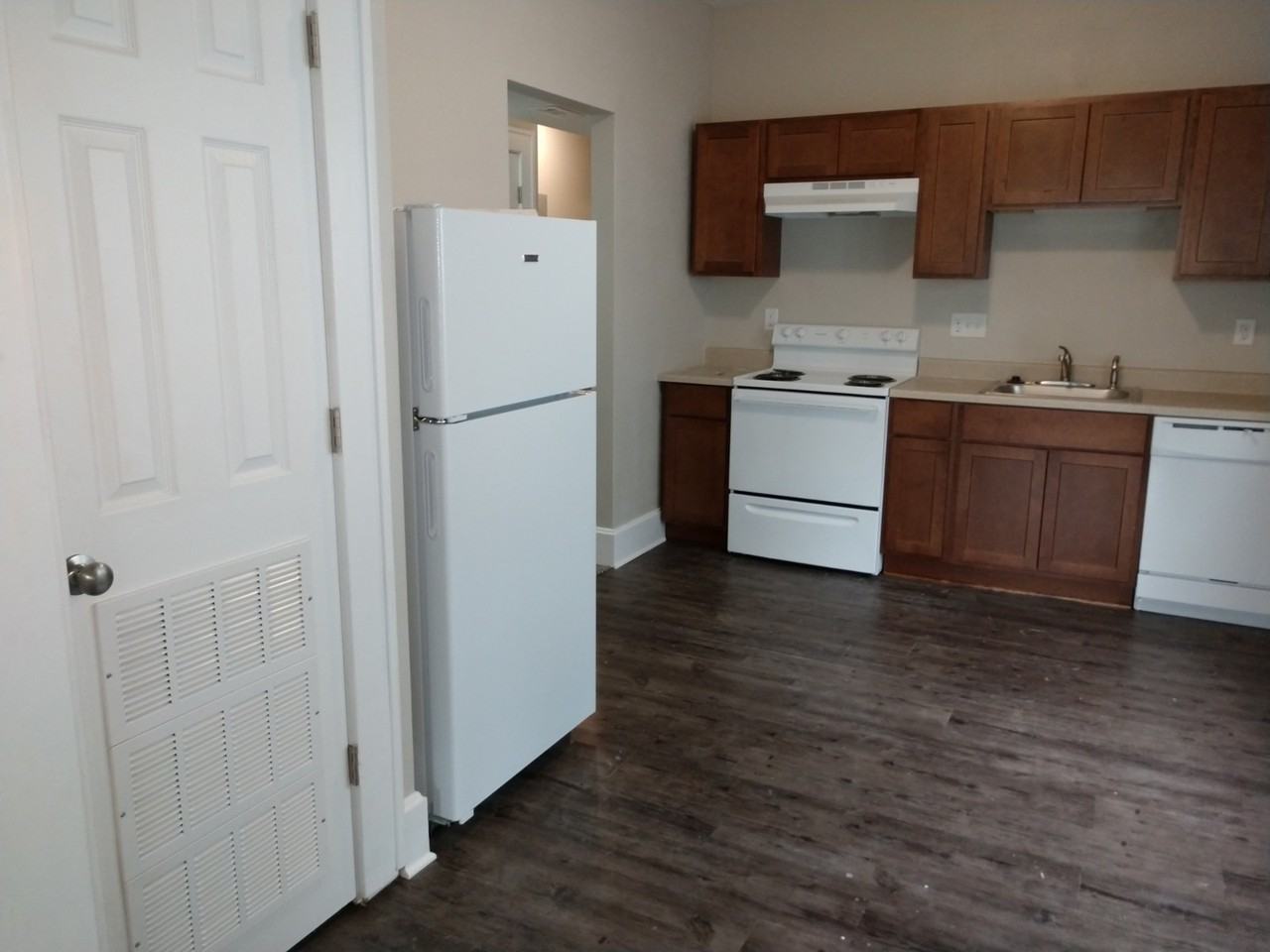 421 N Spring St #D - Photo 5 of 8