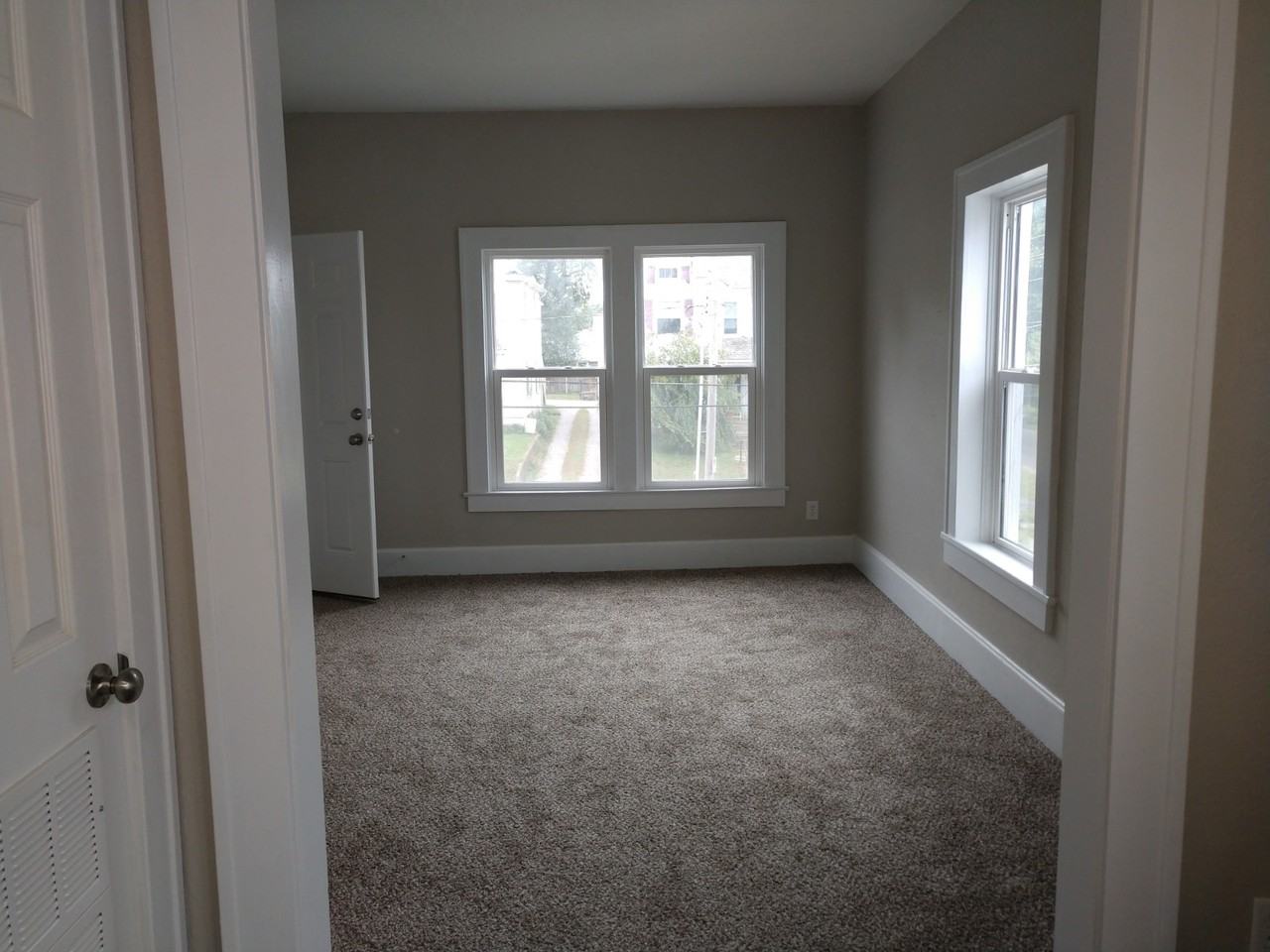421 N Spring St #D - Photo 7 of 8