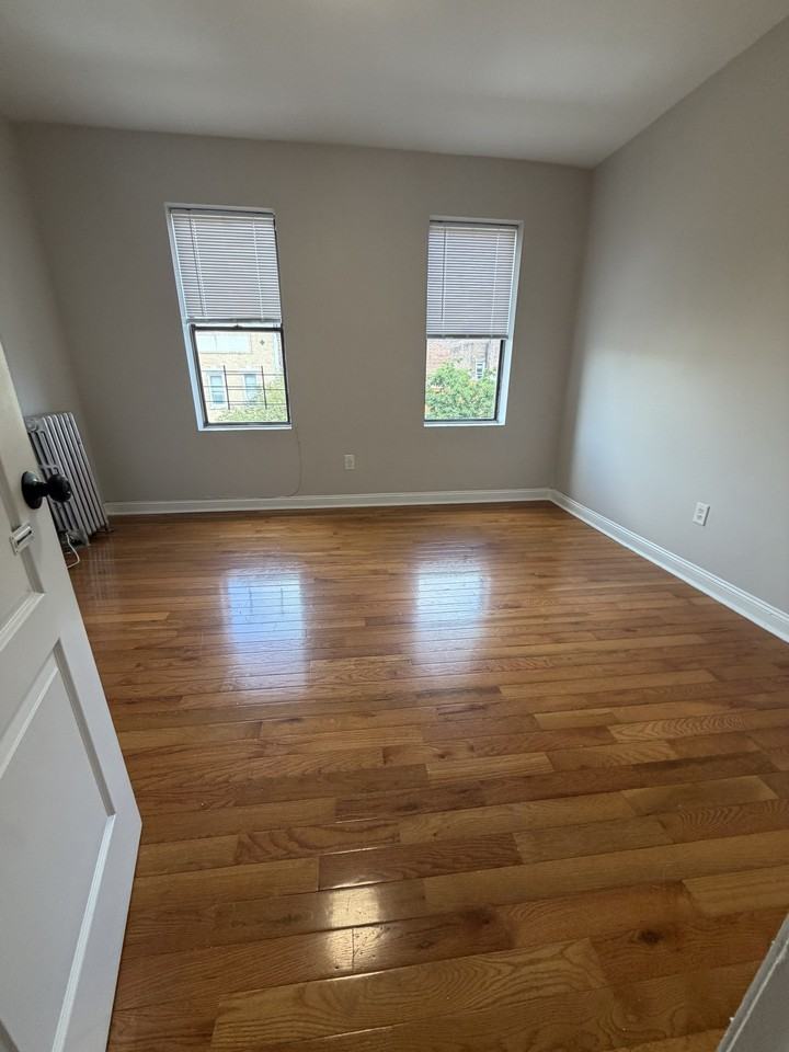 6308 Broadway #5 - Photo 5 of 9