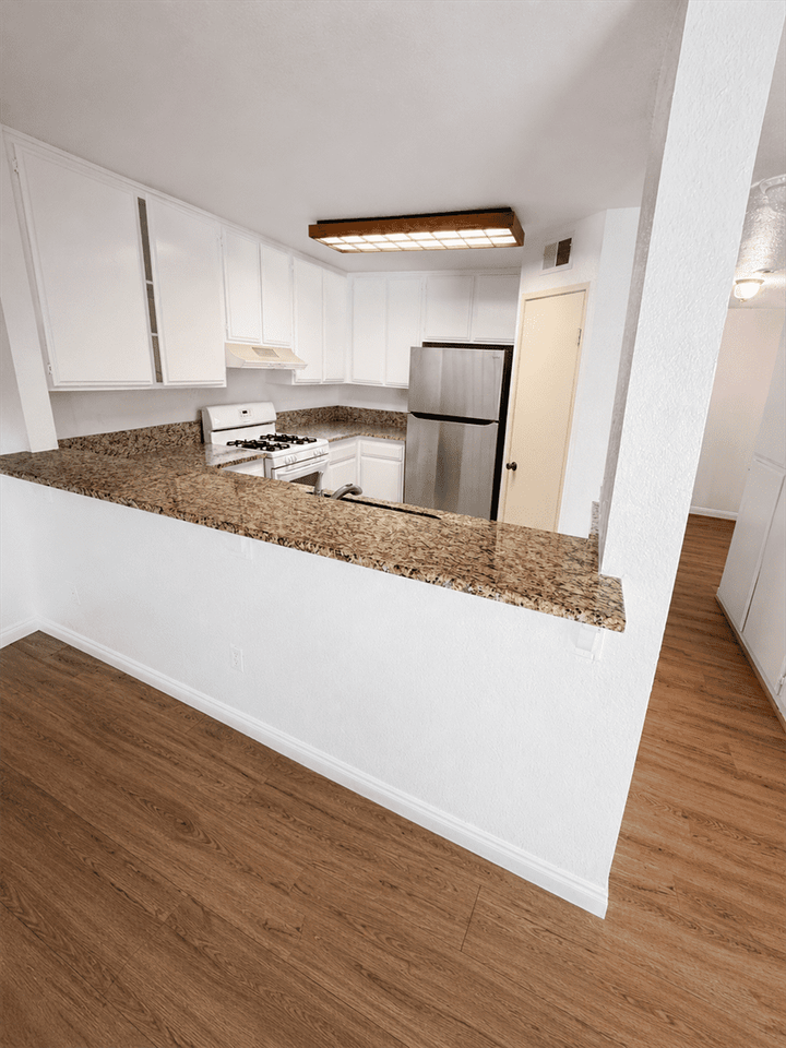 25713 View Pointe #8A - Photo 5 of 16