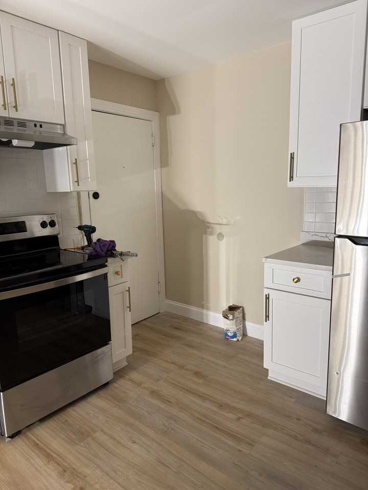110 Railroad Ave #8 - Photo 3 of 7