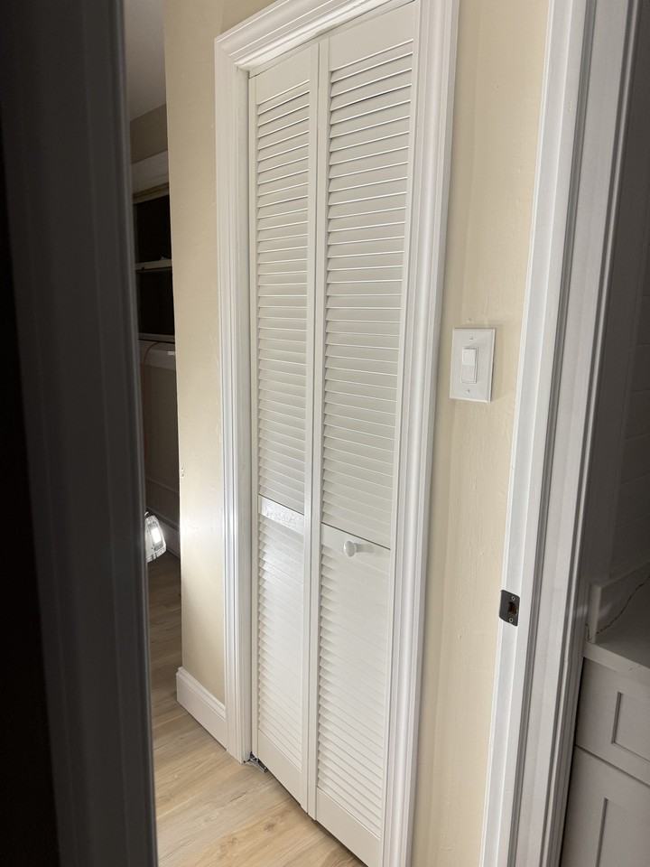 110 Railroad Ave #8 - Photo 4 of 7