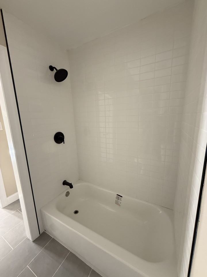 110 Railroad Ave #8 - Photo 5 of 7
