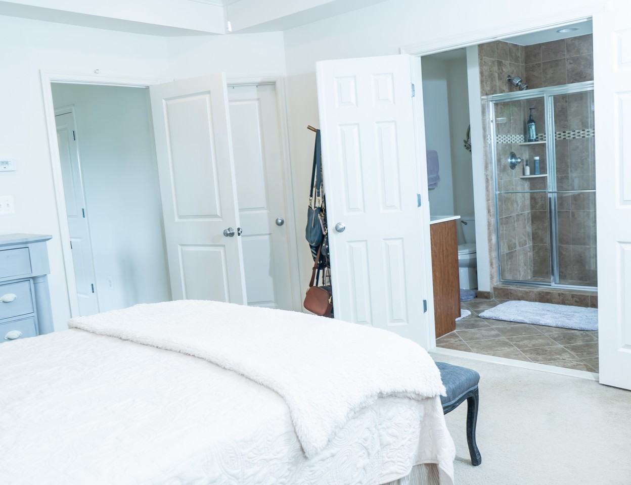 25095 Croxley Green Sq - Photo 2 of 18