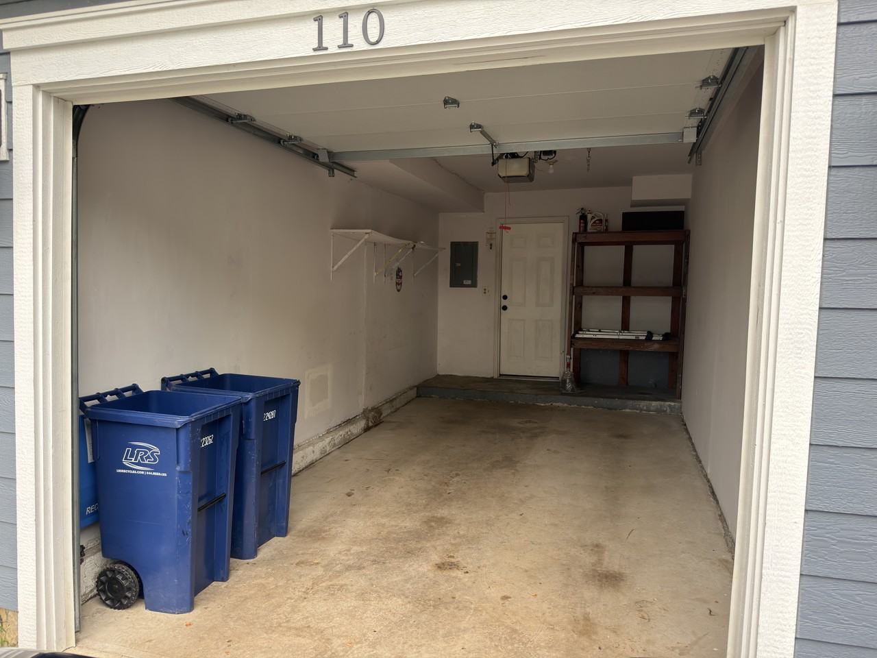 110 Manchester Ct #110 - Photo 2 of 11