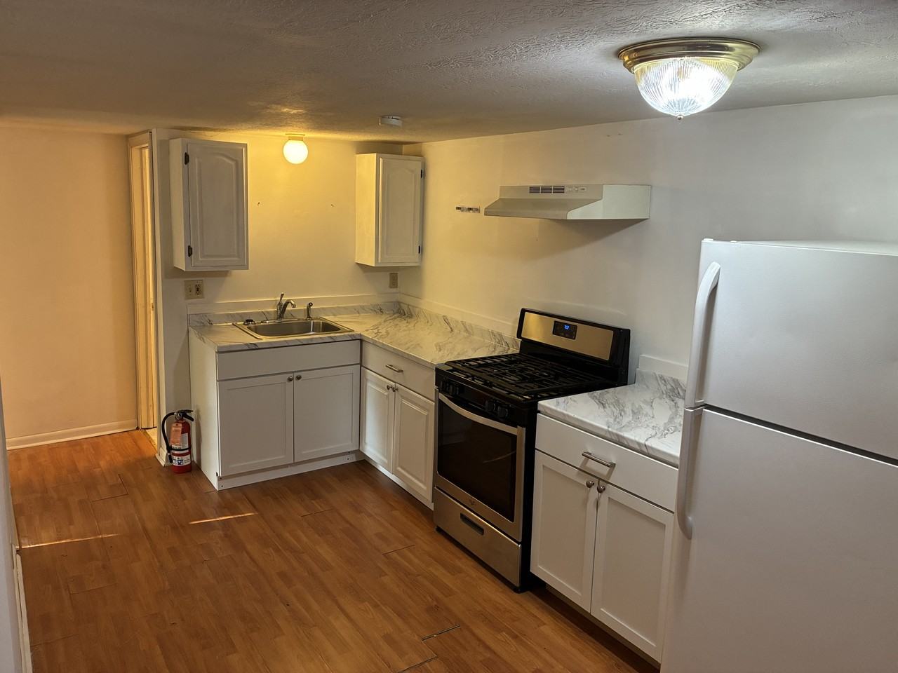1302 Walnut St #4 - Photo 2 of 9