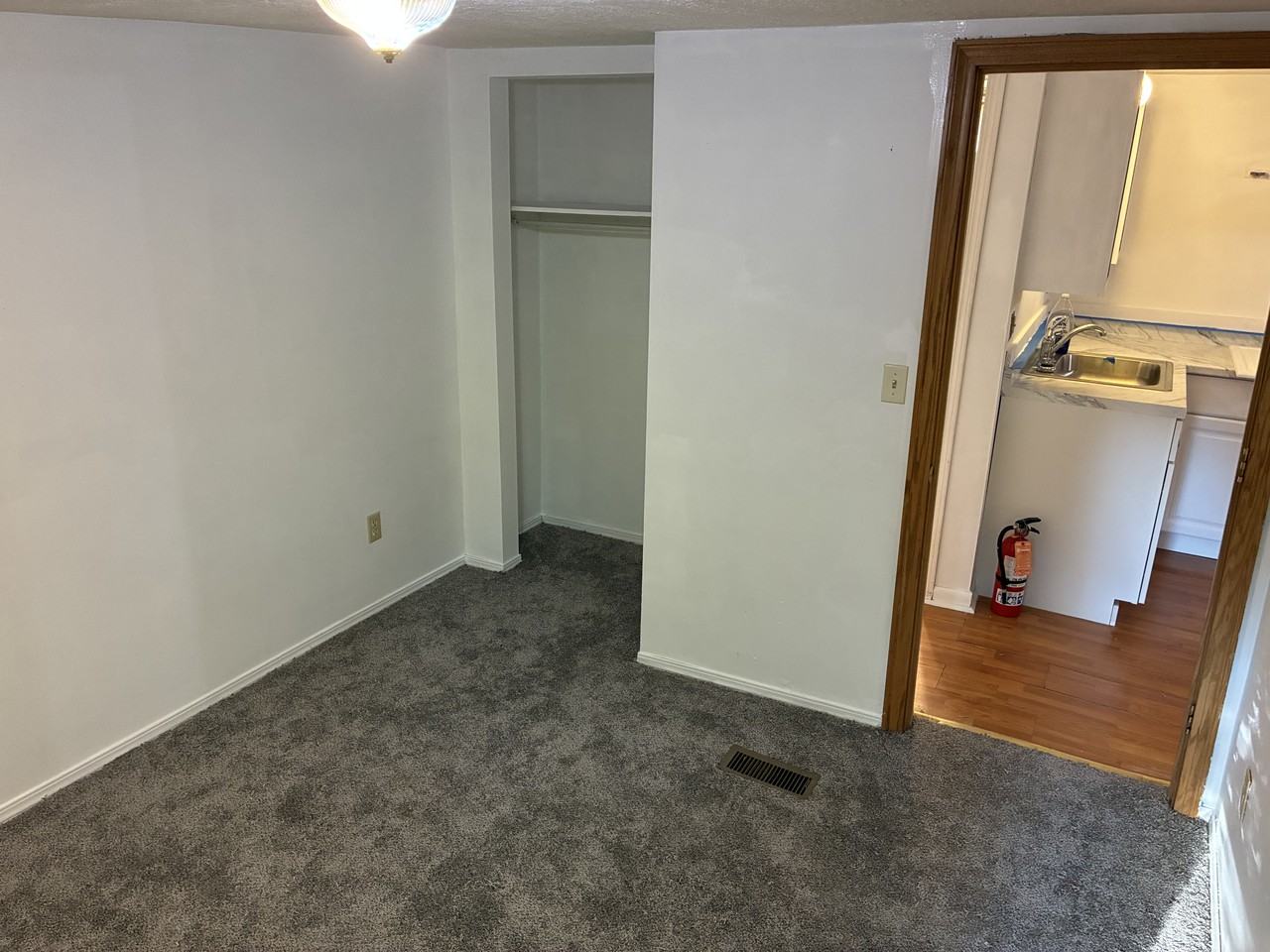 1302 Walnut St #4 - Photo 6 of 9
