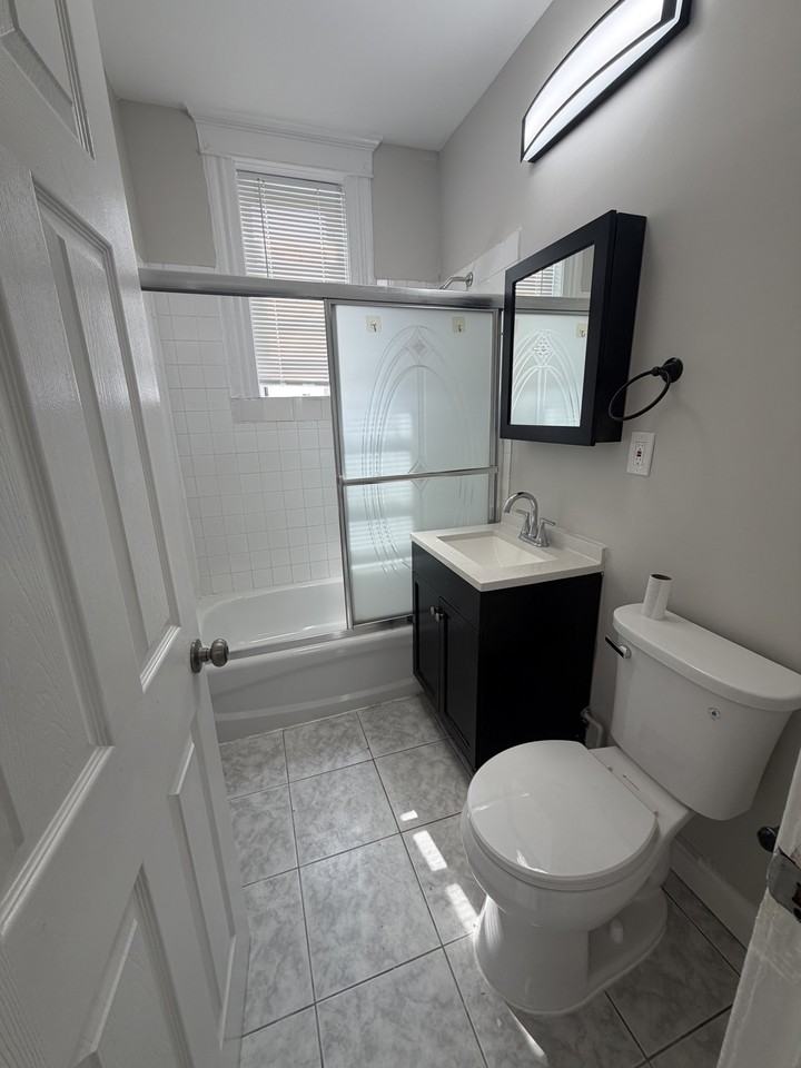 6302 Polk St #5 - Photo 7 of 9