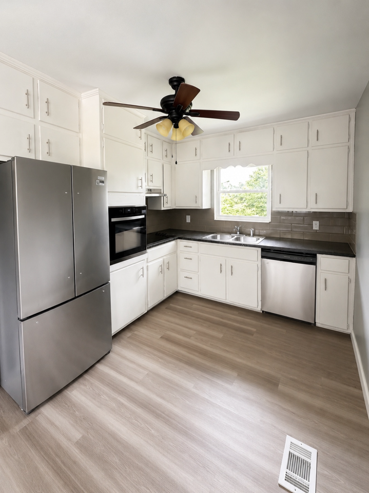 1143 Oakley Dr #NA - Photo 5 of 14