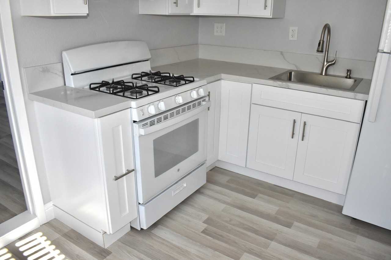 11661 Burke St #NA - Photo 4 of 11