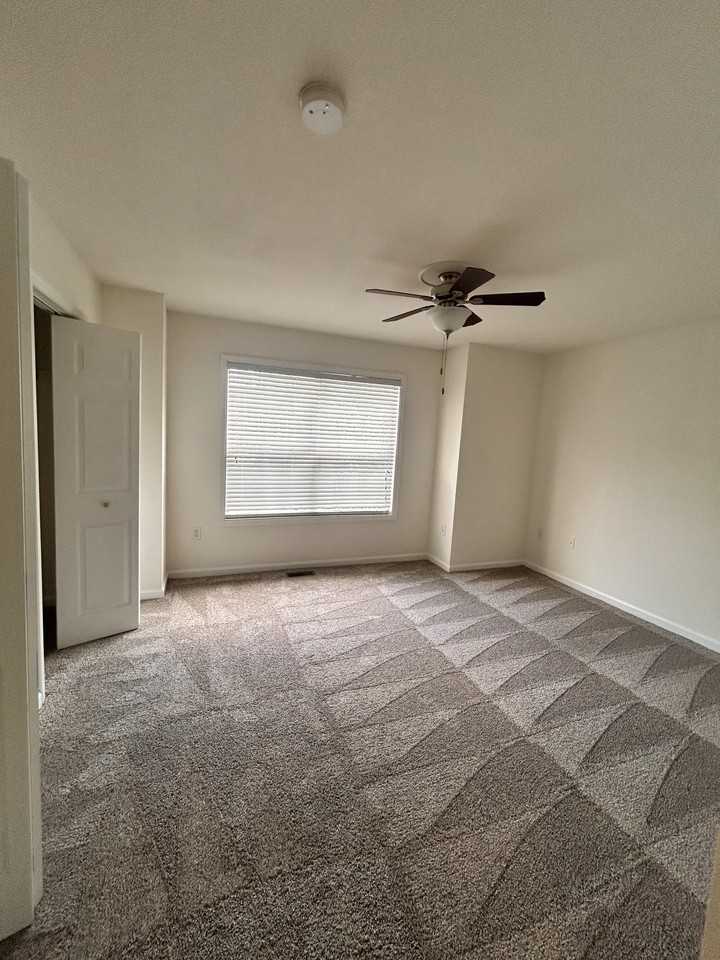 1326 Fords Pointe Xing #1326 - Photo 4 of 11