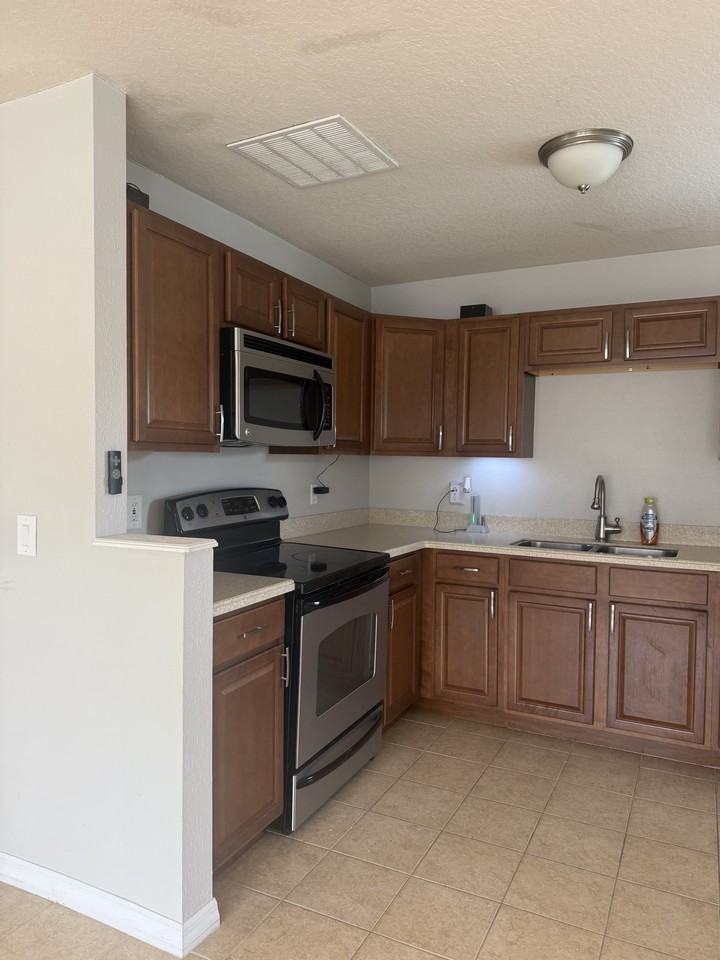 5175 Dorwin Pl #5175 - Photo 7 of 12