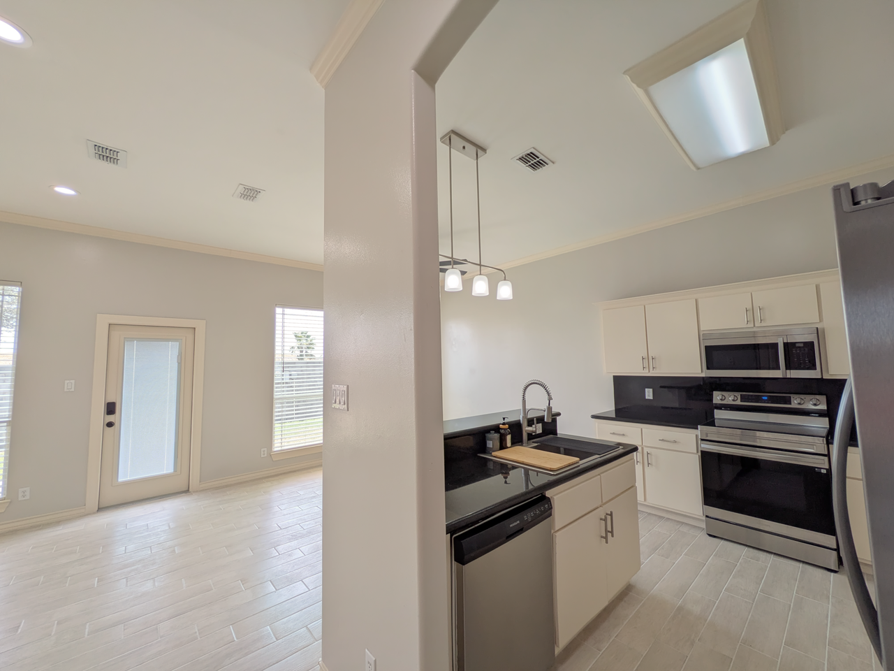 3432 South Midtown Circle Street - Photo 2 of 23