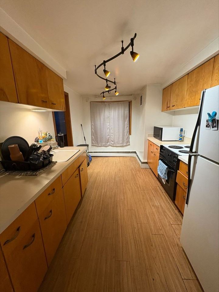 914 Grand Ave - Photo 2 of 10
