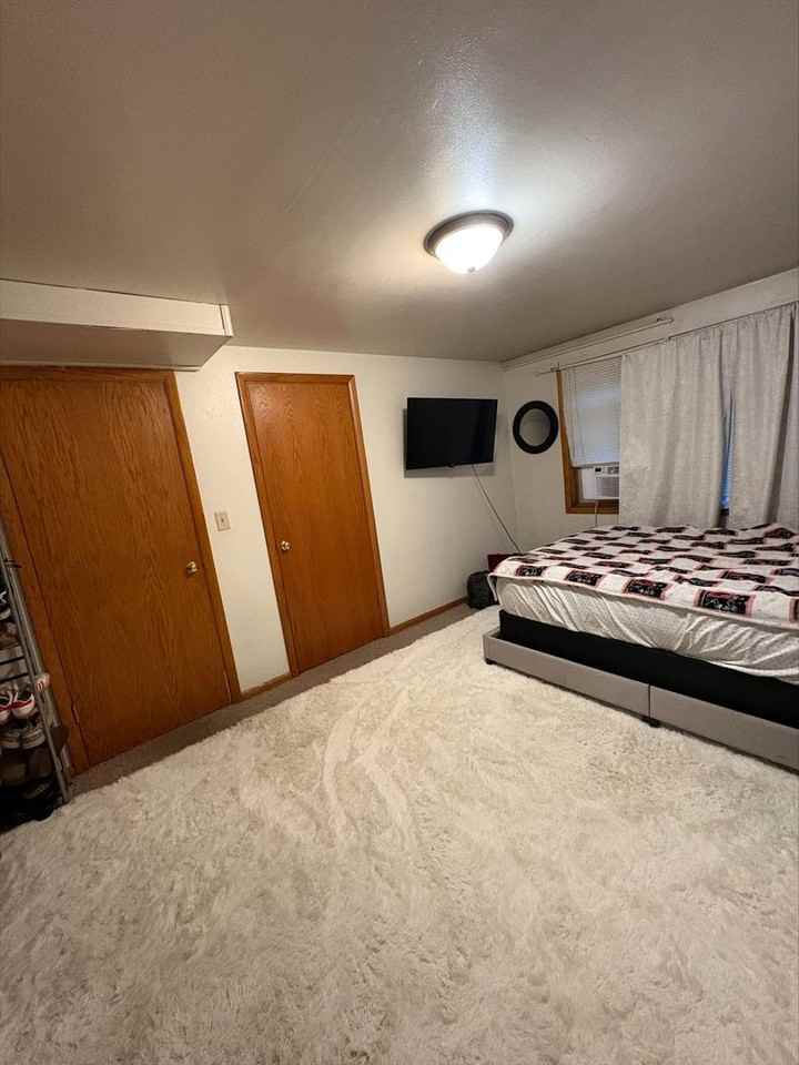 914 Grand Ave - Photo 4 of 10