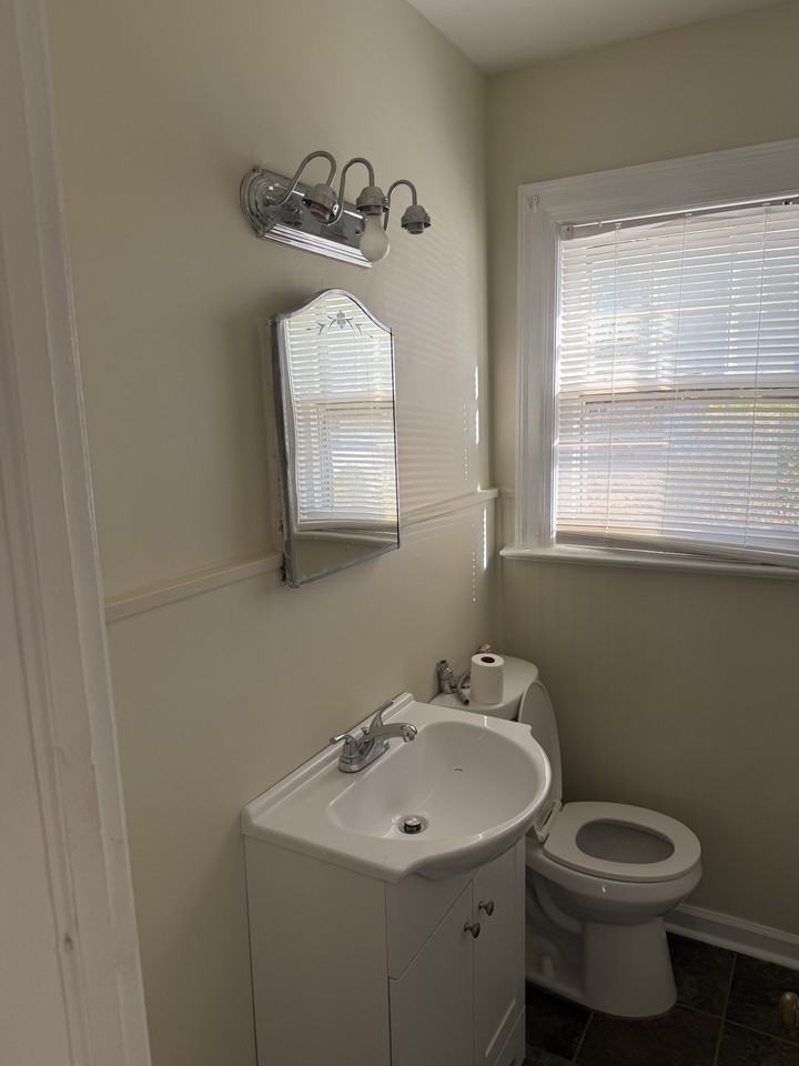 1012 Hammond St #NA - Photo 5 of 10