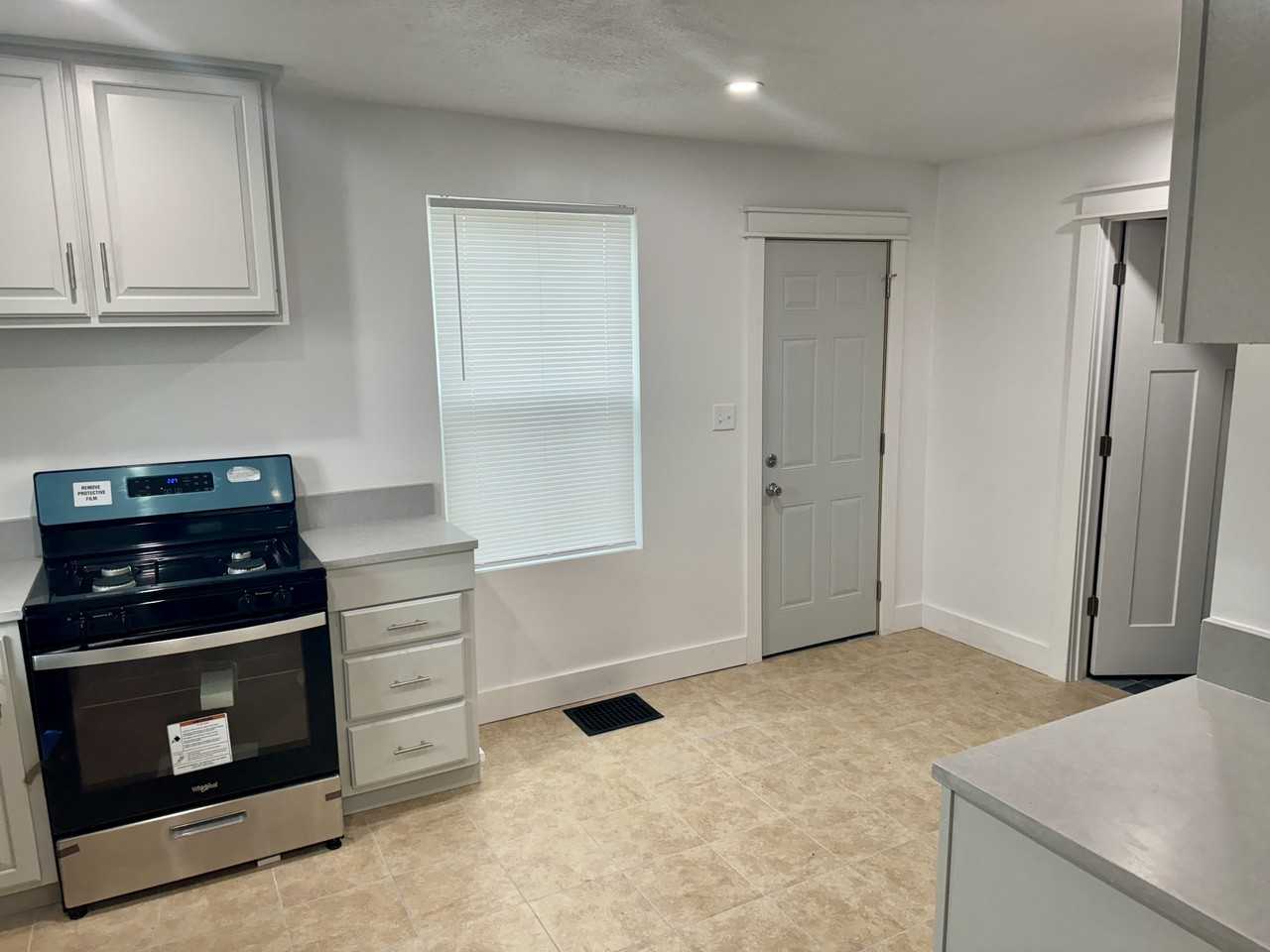 901 E Wilson St #NA - Photo 2 of 11