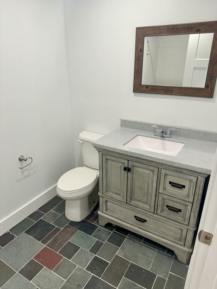 901 E Wilson St #NA - Photo 7 of 11