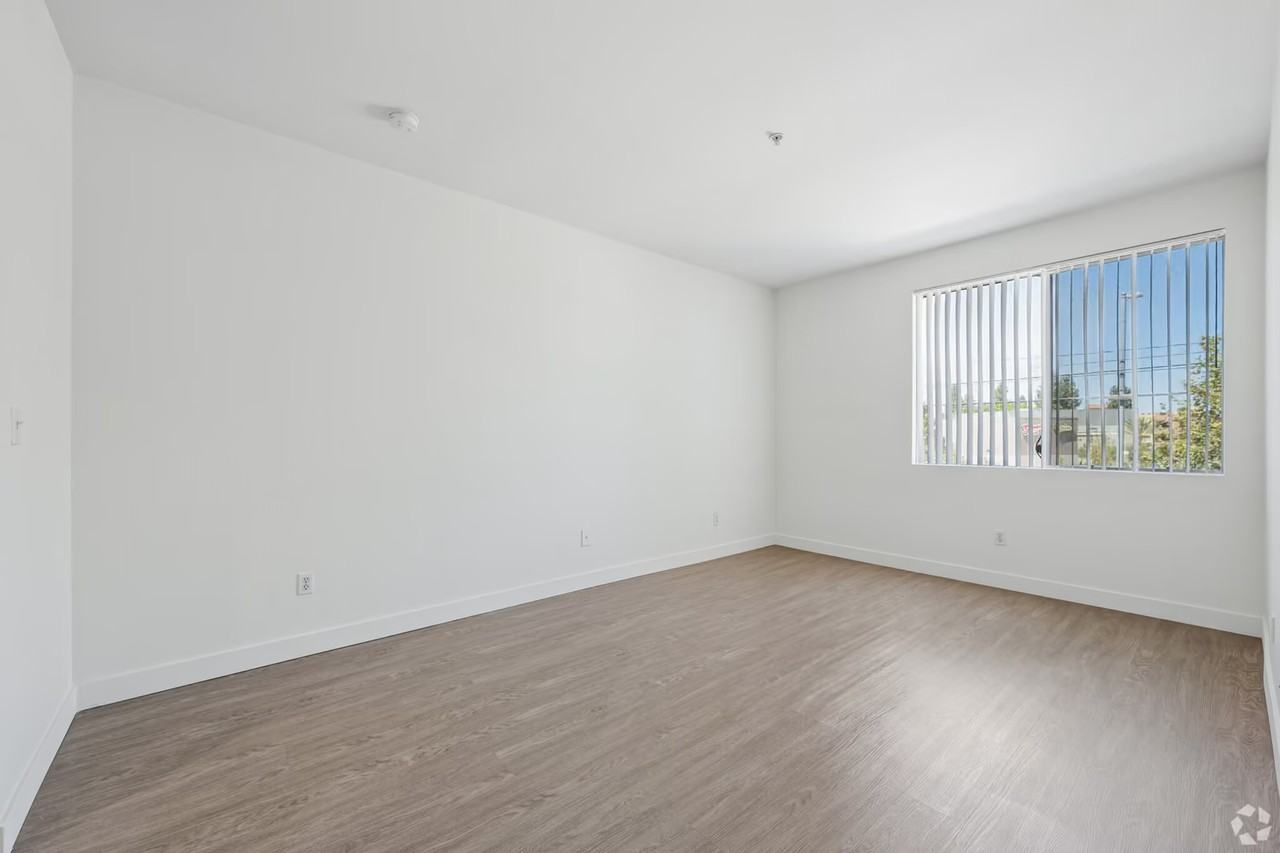 Northpoint Apartments at CSUN - Photo 6 of 15