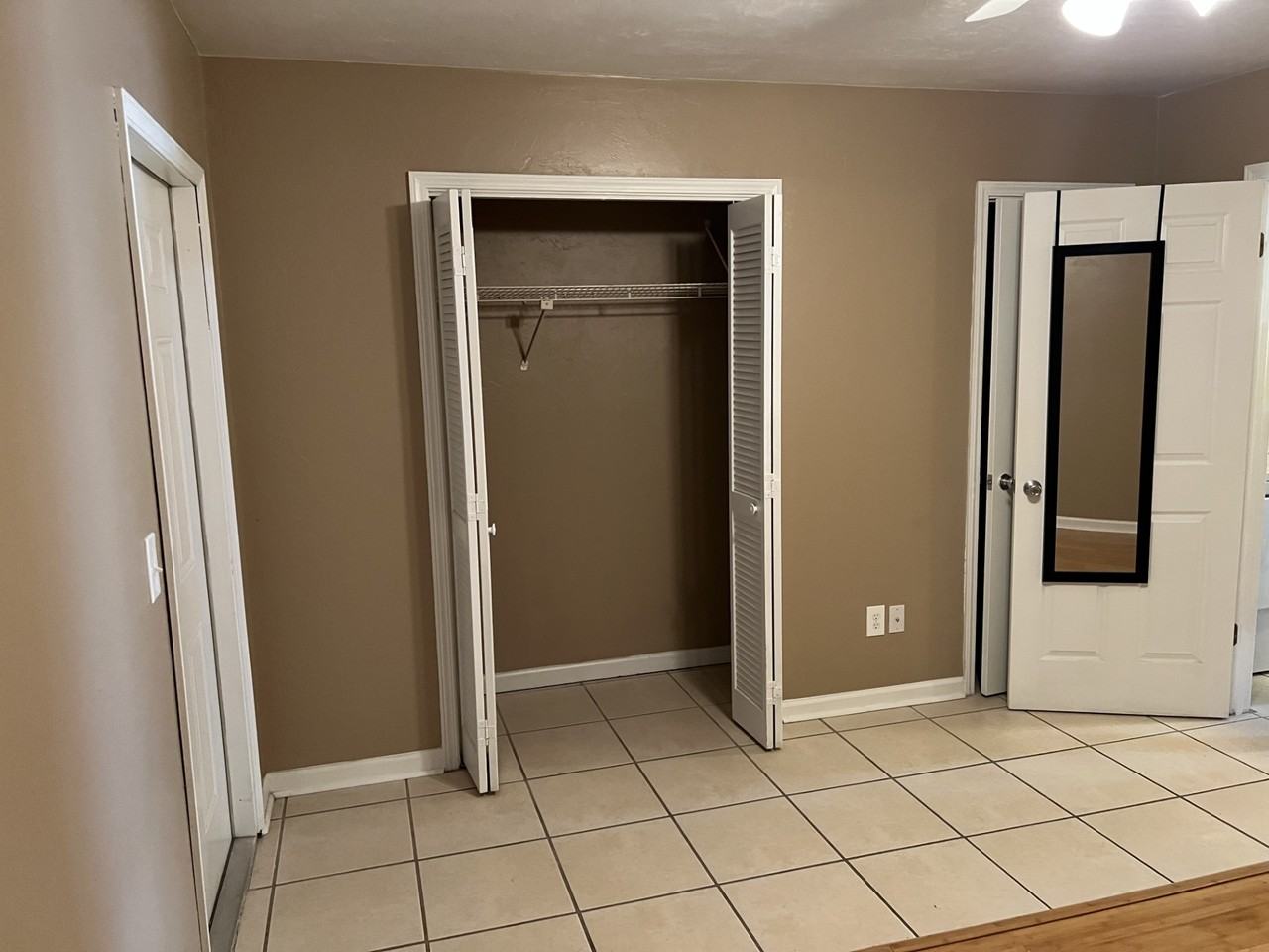 1258 Continental Ct #NA - Photo 4 of 9